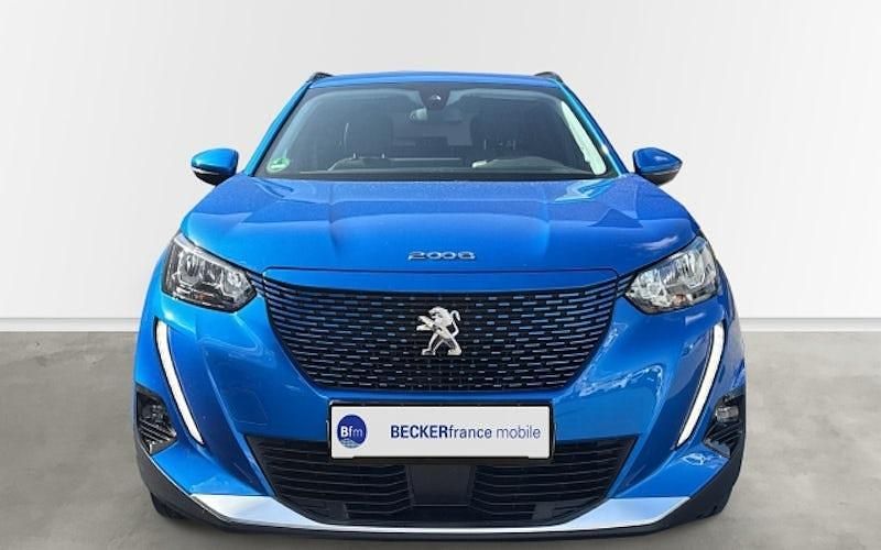 Gebraucht Peugeot e-2008 Allure 100 kW (136 PS) 2022 Blau SUV