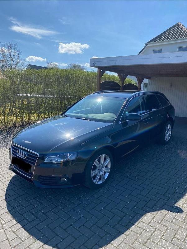 Second-hand Audi A4 140 CP (102 kW) 2011 Negru Break