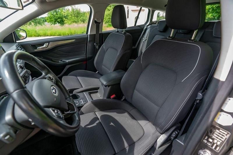 Gebraucht Ford Focus Titanium 150 PS (110 kW) 2019 Grau Limousine