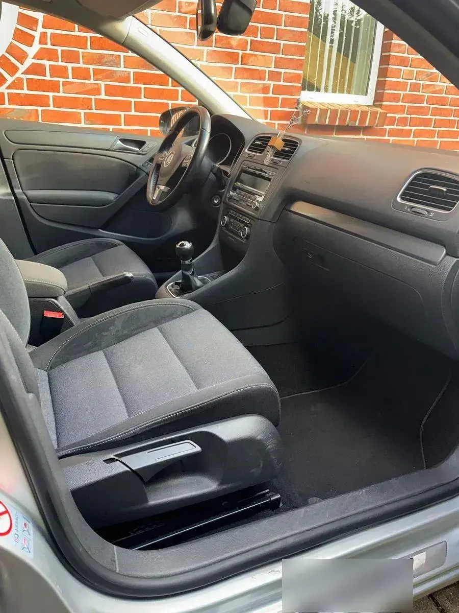 Gebraucht VW Golf VI Style 80 PS (58 kW) 2011 Silber Kleinwagen