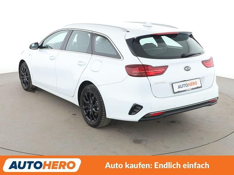 Gebraucht Kia Ceed Vision 140 PS (102 kW) 2019 Weiß Kleinwagen