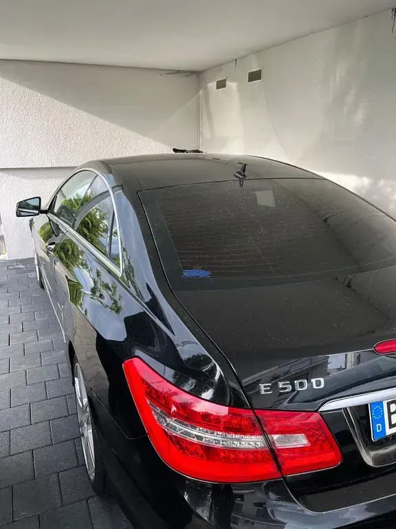 Gebraucht Mercedes E500 Avantgarde 387 PS (284 kW) 2010 Schwarz Coupé