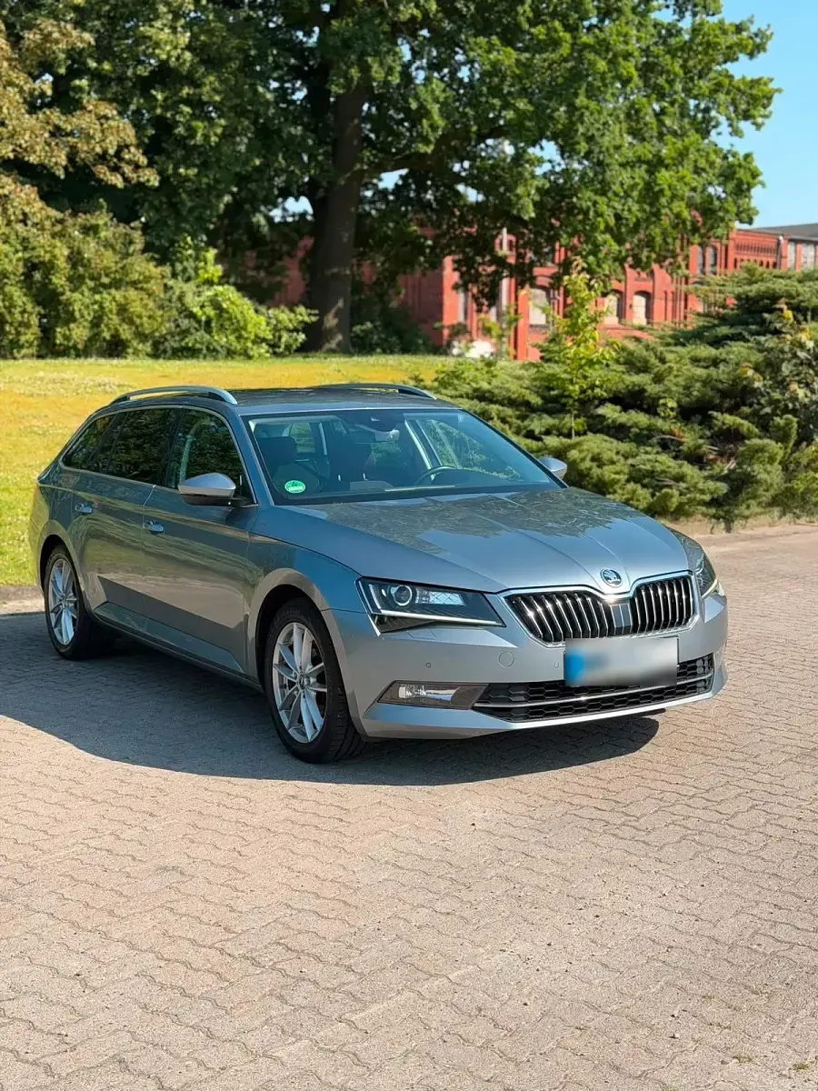 Gebraucht Skoda Superb 150 PS (110 kW) 2017 Silber Kombi