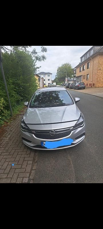 Silber Gebraucht 2018 Opel Astra Limousine | 8.000 € (Superpreis) - Bild 1/4