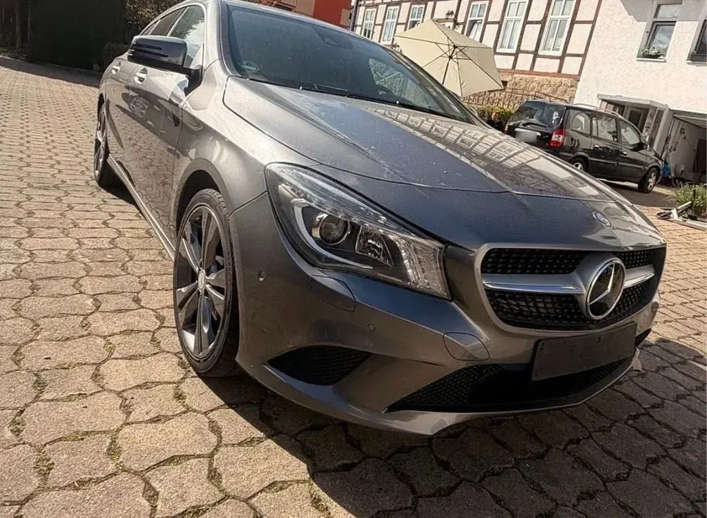 Gebraucht Mercedes CLA200 136 PS (100 kW) 2015 Grau Coupé