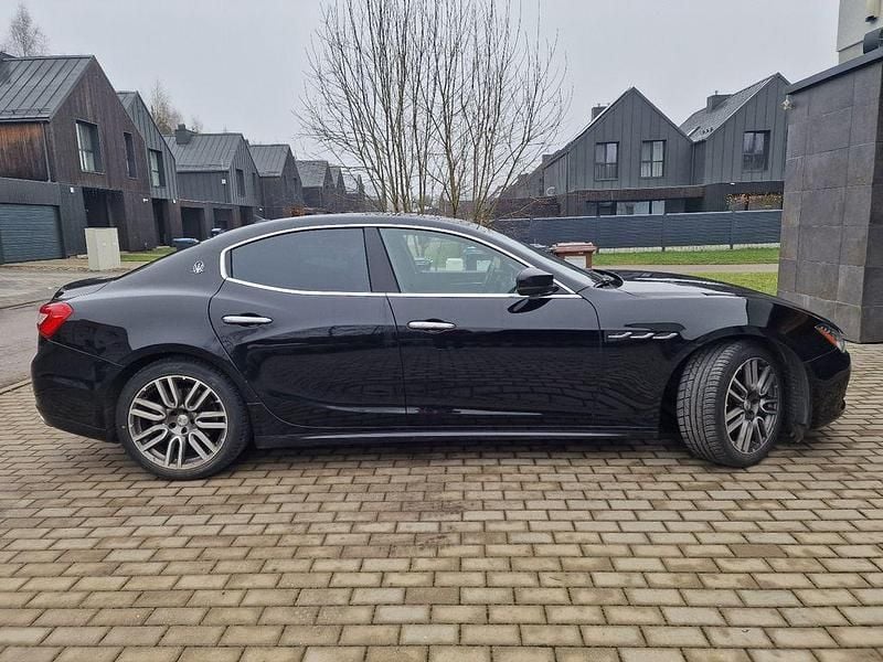 Schwarz Gebraucht 2017 Maserati Ghibli GranLusso Coupé | 18.400 € - Bild 1/4