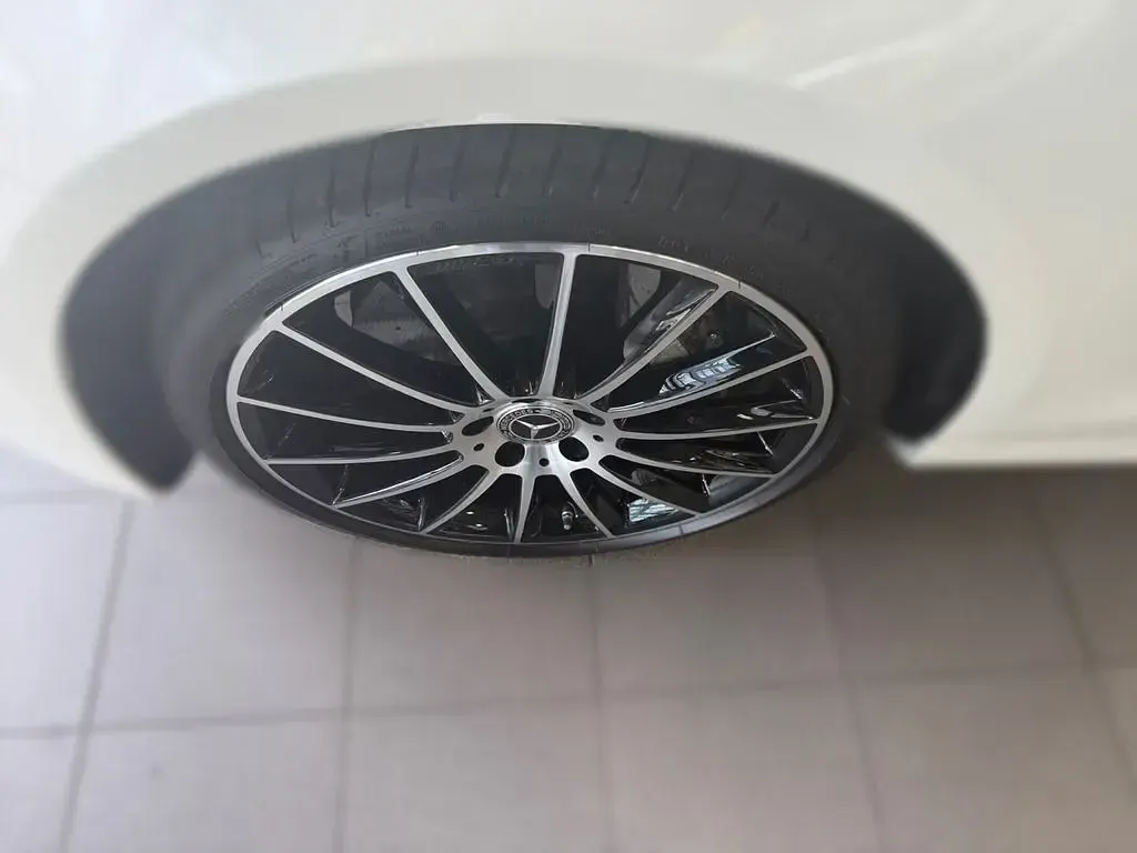 Gebraucht Mercedes E400 AMG 330 PS (242 kW) 2022 Weiß Limousine