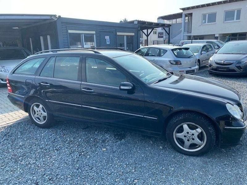 Gebraucht Mercedes C220 150 PS (110 kW) 2006 Obsidianschwarz  metalliclack Kombi