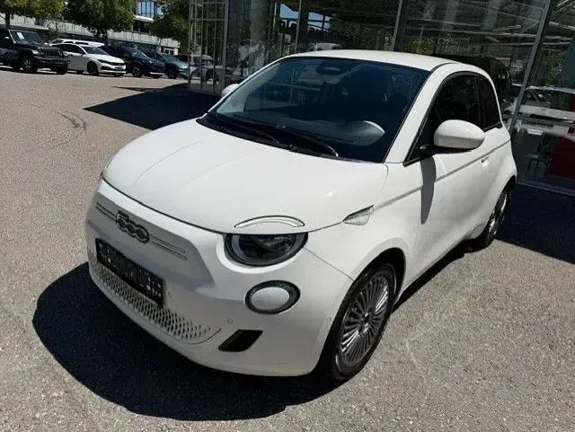 Gebraucht Fiat 500e Basis 86 kW (118 PS) 2024 Weiß Limousine