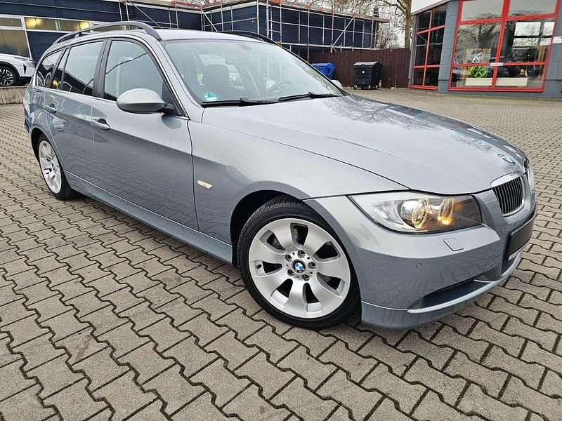 Gebraucht BMW 325 218 PS (160 kW) 2006 Grau Kombi