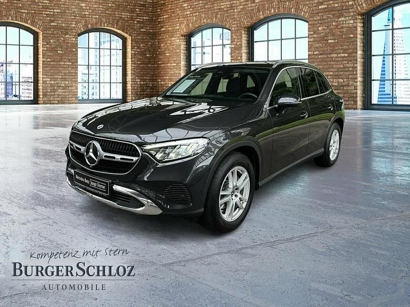 Metalliclack graphitgrau Gebraucht 2024 Mercedes GLC200 SUV | 47.880 € (Guter Preis) - Bild 1/4