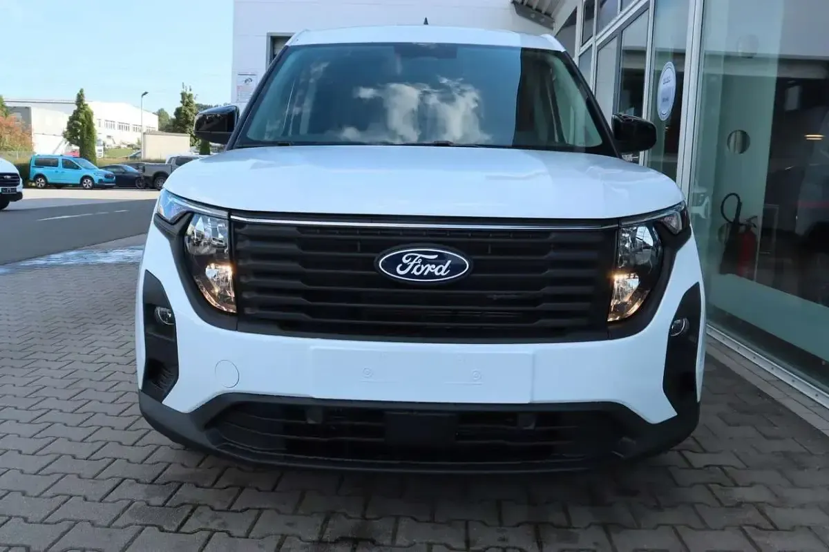 Neu Ford Courier Limited 125 PS (91 kW) 2026 Frozen white Van / Kleinbus