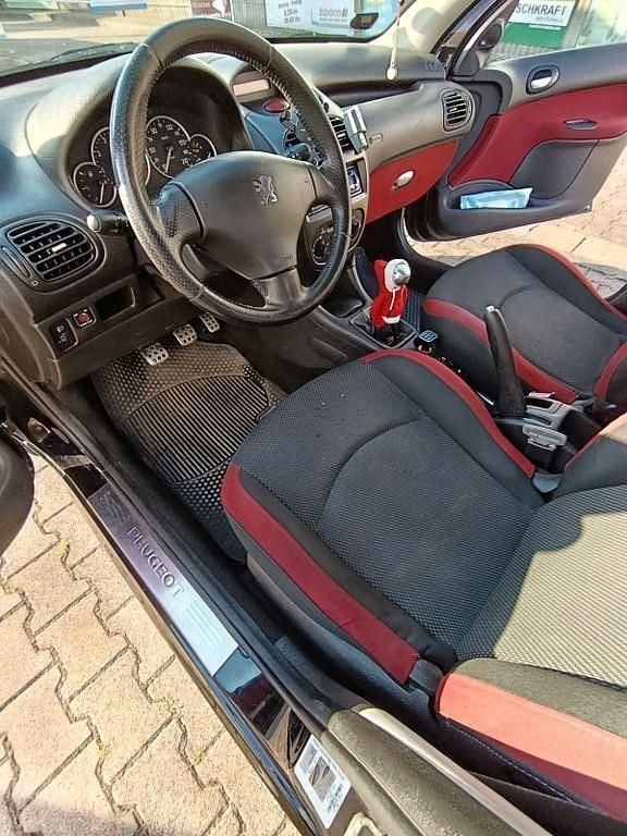 Gebraucht Peugeot 206 75 PS (55 kW) 2008 Schwarz Limousine