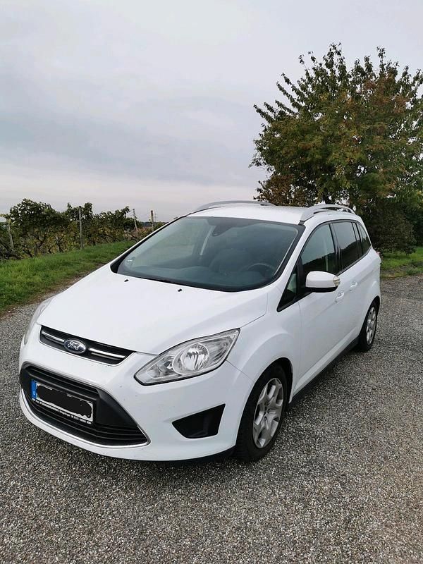 Weiß Gebraucht 2013 Ford Grand C-Max Van / Kleinbus | 4.000 € (Guter Preis) - Bild 1/4