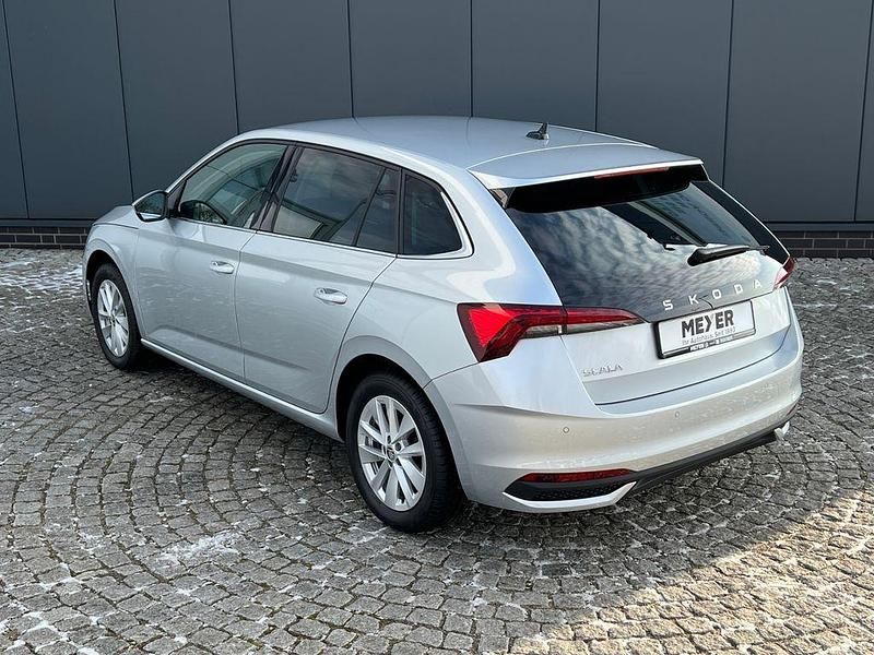 Neu Skoda Scala Selection 116 PS (85 kW) 2026 Silber Kleinwagen