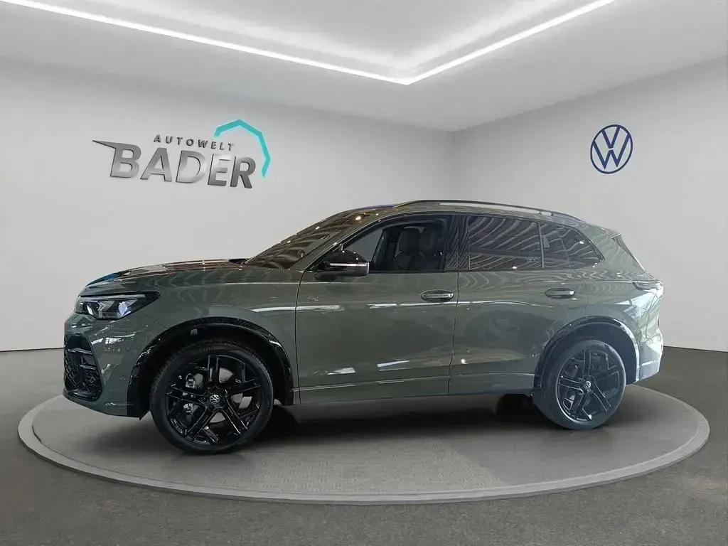 Gebraucht VW Tiguan R-line 193 PS (141 kW) 2025 Grün SUV