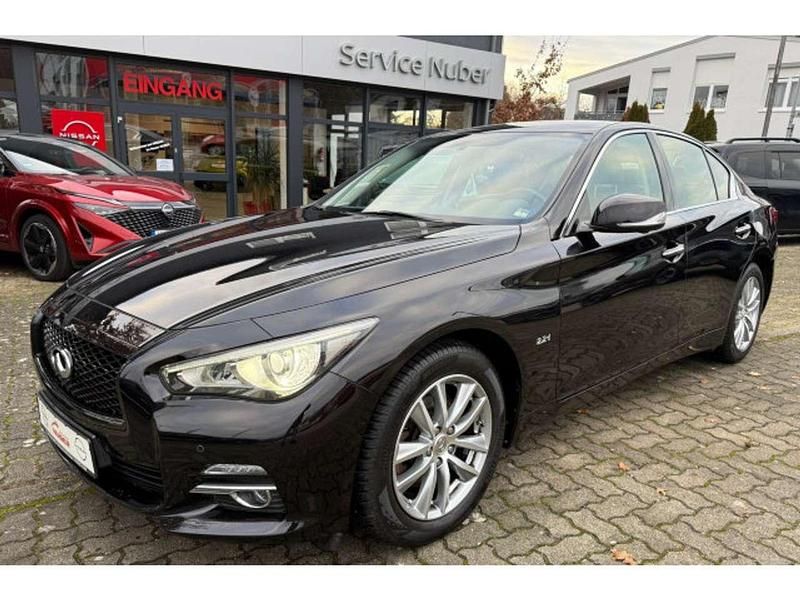 Gebraucht Infiniti Q50 Premium 170 PS (125 kW) 2016 Black metallic (metallic) Limousine