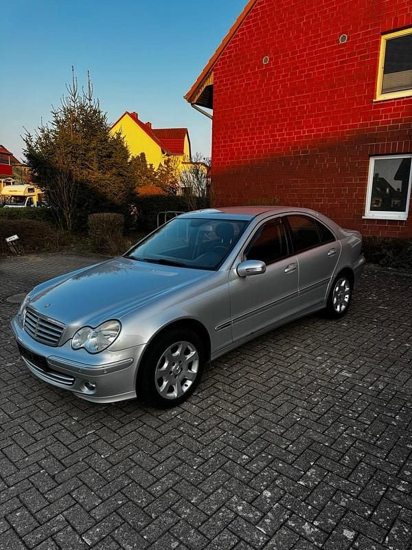 Gebraucht Mercedes C200 163 PS (119 kW) 2006 Grau Limousine
