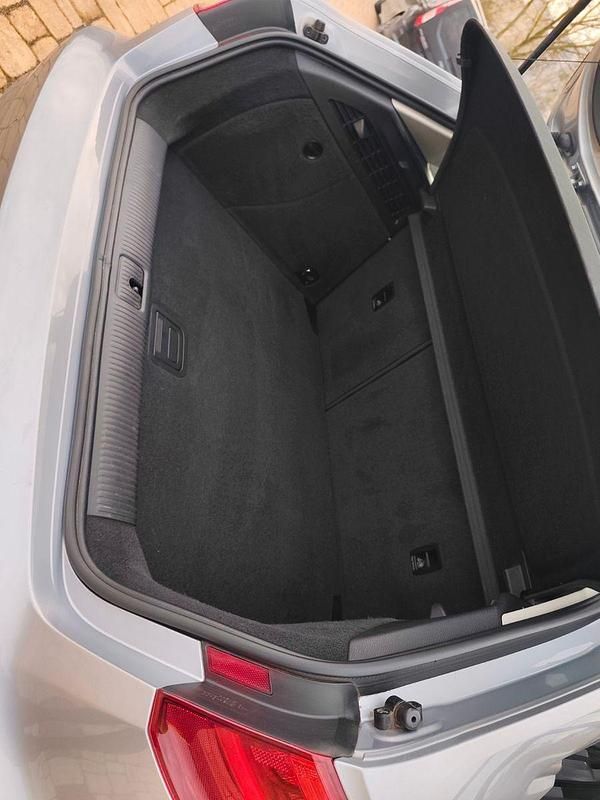 Gebraucht Audi A3 Attraction 110 PS (80 kW) 2015 Silber Limousine