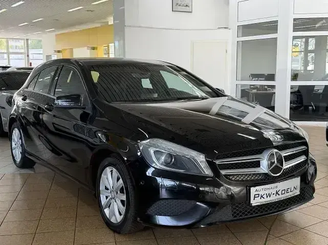 Gebraucht Mercedes A200 136 PS (100 kW) 2014 Schwarz Limousine