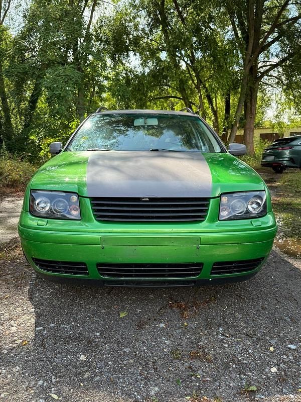 Second-hand VW Bora 101 CP (74 kW) 2002 Gri Break