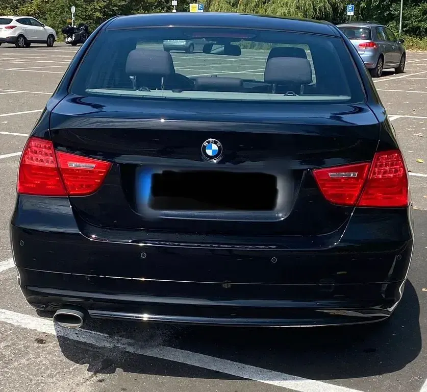 Gebraucht BMW 318 143 PS (105 kW) 2009 Schwarz Limousine