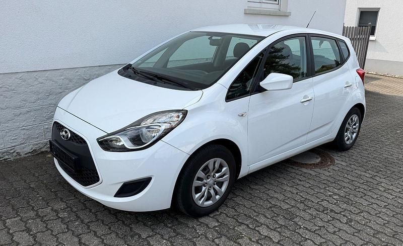 Gebraucht Hyundai ix20 Classic 90 PS (66 kW) 2015 Polar white Kleinwagen
