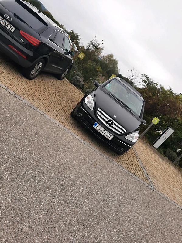Schwarz Gebraucht 2006 Mercedes 200 Limousine | 3.850 € (Superpreis) - Bild 1/4