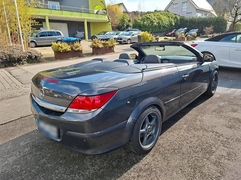 Gebraucht Opel Astra Cabriolet 150 PS (110 kW) 2010 Grau Cabrio