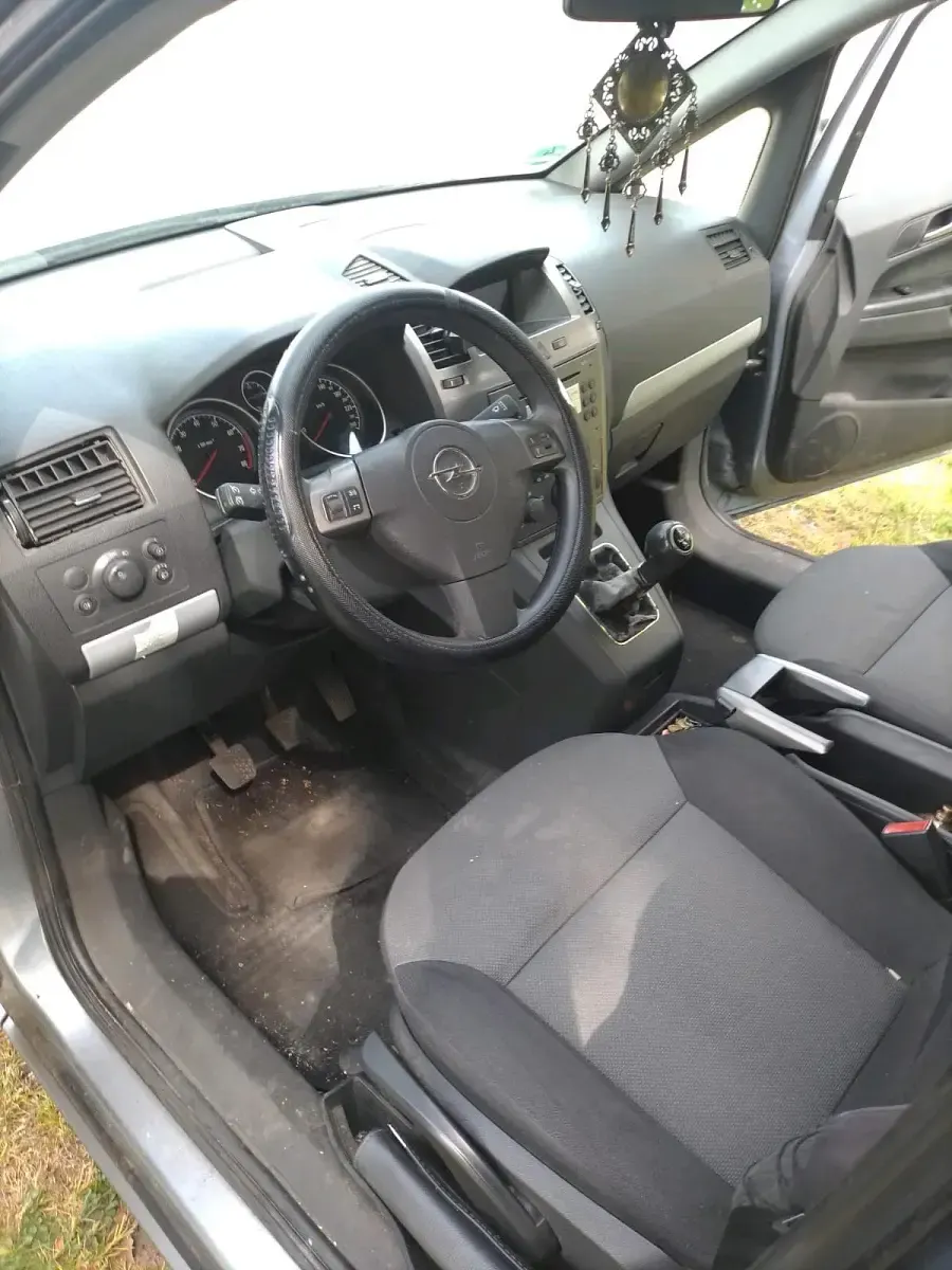 Gebraucht Opel Zafira 115 PS (84 kW) 2006 Silber Van / Kleinbus