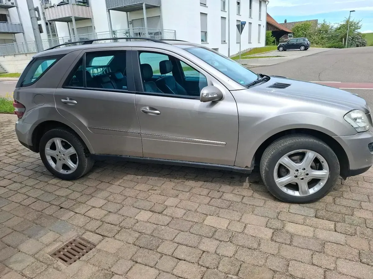 Brugt Mercedes ML320 258 HK (189 kW) 2006 Guld SUV