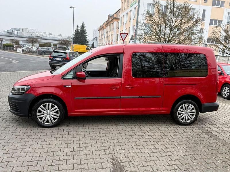 Gebraucht VW Caddy Maxi Trendline 102 PS (75 kW) 2016 Rot Van / Kleinbus