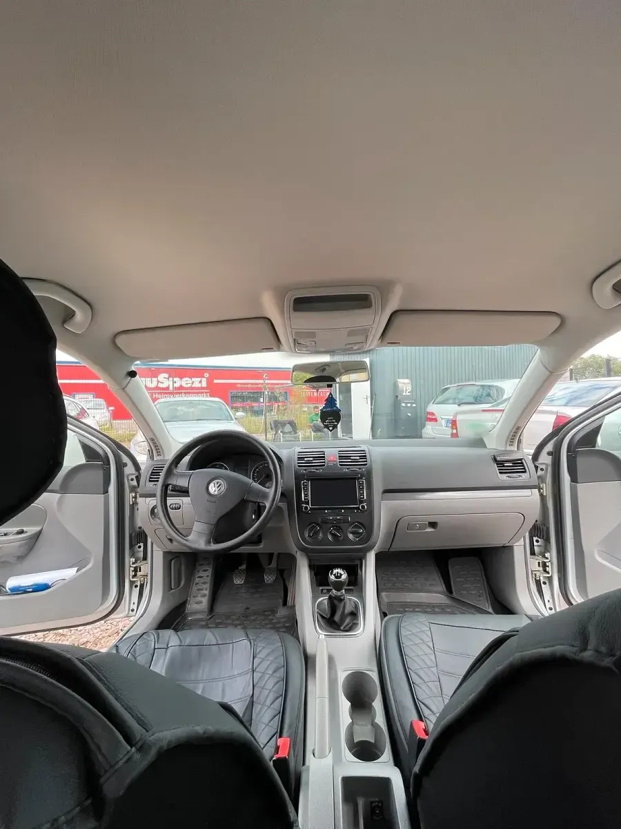 Gebraucht VW Jetta 102 PS (75 kW) 2009 Silber Limousine