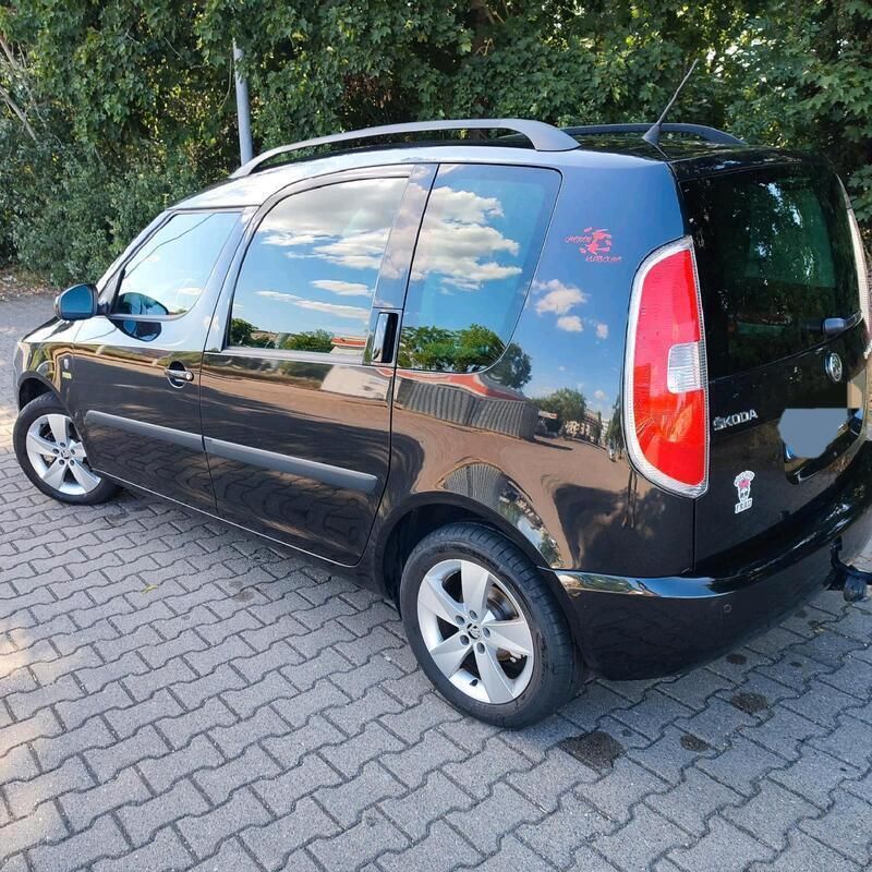 Schwarz Gebraucht 2013 Skoda Roomster Kombi | 4.800 € (Fairer Preis) - Bild 1/4