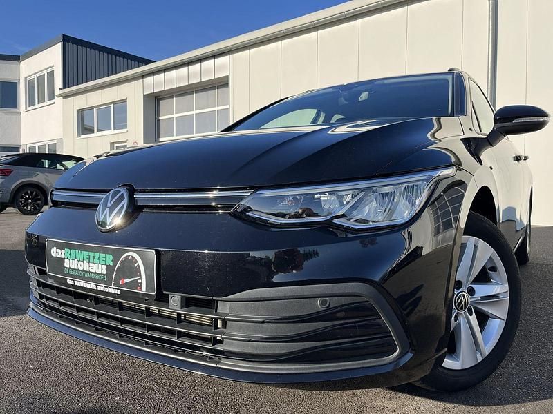 Deep black Gebraucht 2021 VW Golf VIII Life Kombi | 22.860 € (Fairer Preis) - Bild 1/4