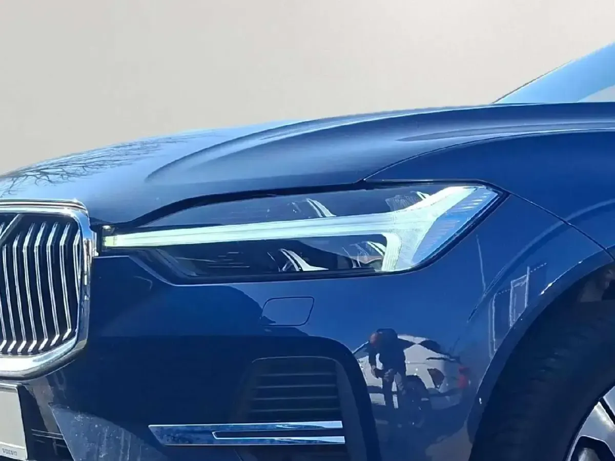 Gebraucht Volvo XC60 Inscription 398 PS (292 kW) 2022 Denim blue / metallic SUV