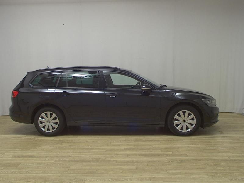 Schwarz Gebraucht 2023 VW Passat Conceptline Kombi | 17.280 € (Superpreis) - Bild 1/4