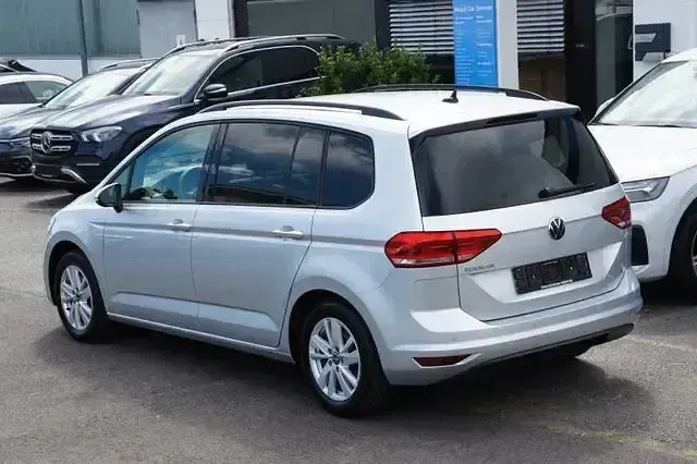 Gebraucht VW Touran Comfortline 116 PS (85 kW) 2021 Silber Van / Kleinbus