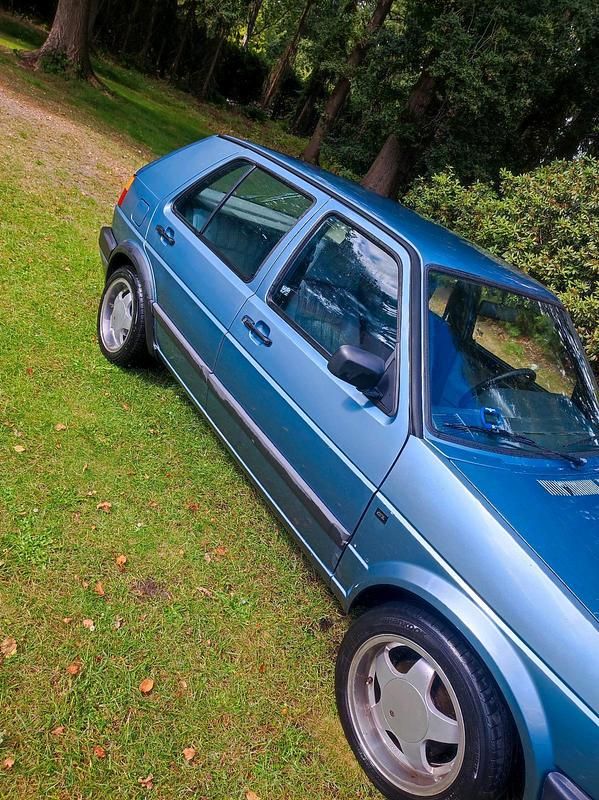 Blau Gebraucht 1991 VW Golf II Limousine | 2.700 € - Bild 1/4