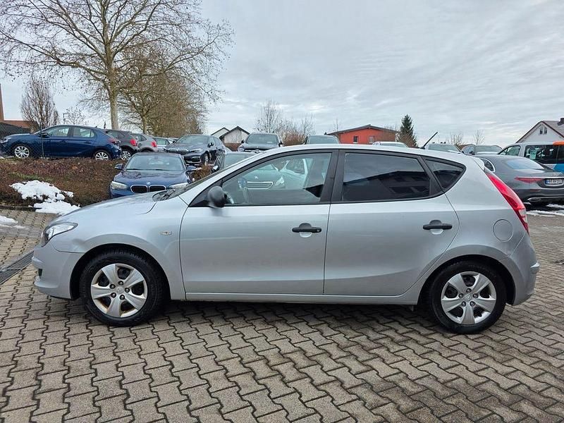Gebraucht Hyundai i30 109 PS (80 kW) 2009 Silber Limousine