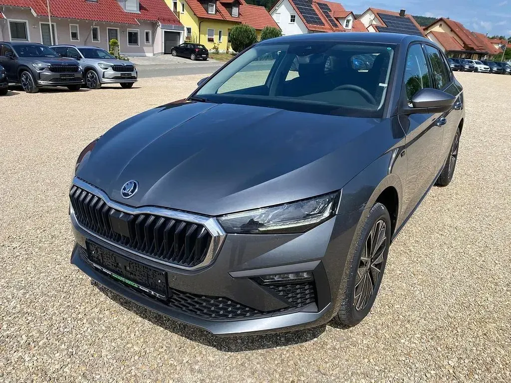 Gebraucht Skoda Scala Tour 150 PS (110 kW) 2026 Grau Kleinwagen