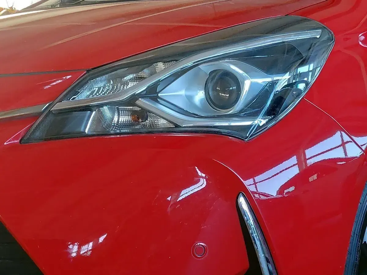 Gebraucht Toyota Yaris 73 PS (53 kW) 2018 Rot Kleinwagen