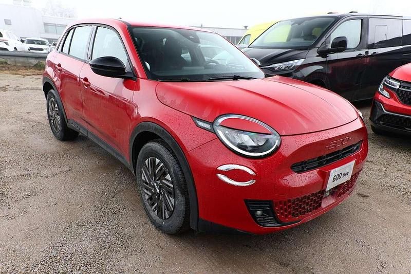 Gebraucht Fiat 600E Red 114 kW (156 PS) 2024 Passione rot SUV