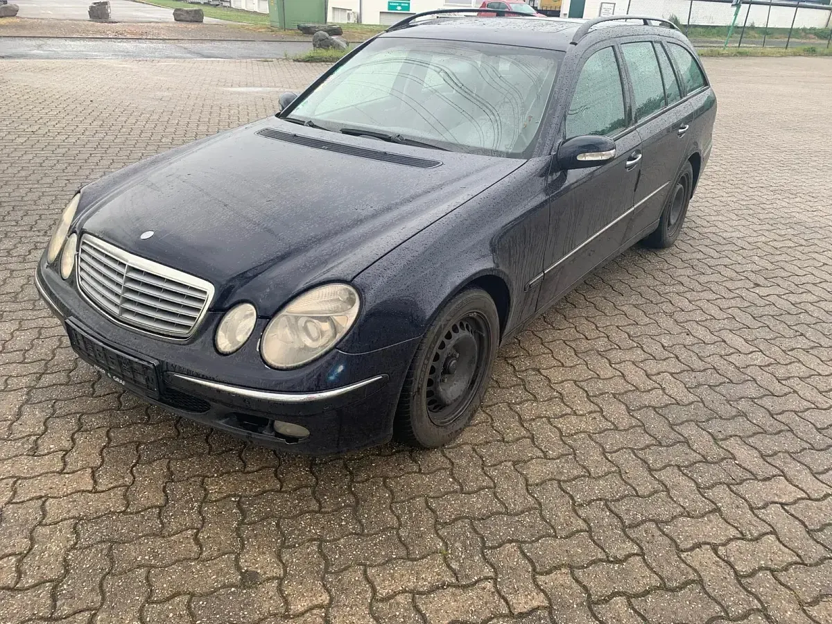 Gebraucht Mercedes E320 Elegance 2003 Blau Kombi