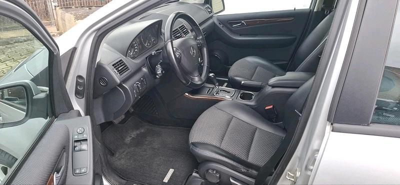 Gebraucht Mercedes A200 Elegance 140 PS (102 kW) 2011 Grau Kleinwagen