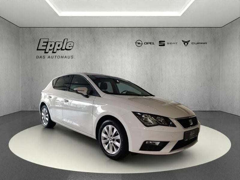 Weiß Gebraucht 2019 Seat Leon Style Limousine | 12.390 € (Superpreis) - Bild 1/4
