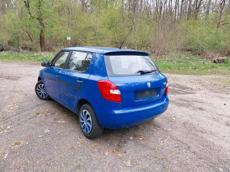 Gebraucht Skoda Fabia Classic 60 PS (44 kW) 2009 Blau Limousine