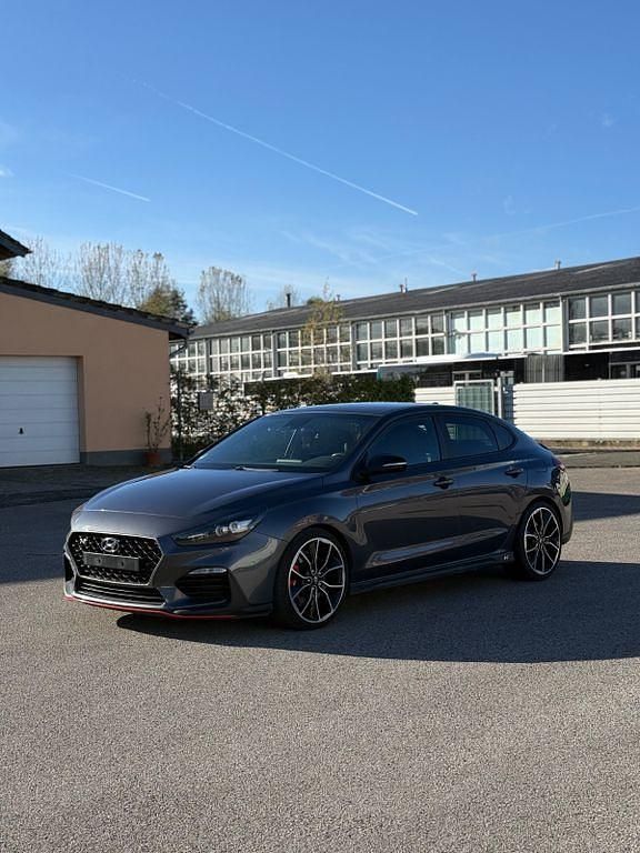 Grau Gebraucht 2019 Hyundai i30 N Performance Limousine | 19.400 € (Guter Preis) - Bild 1/4