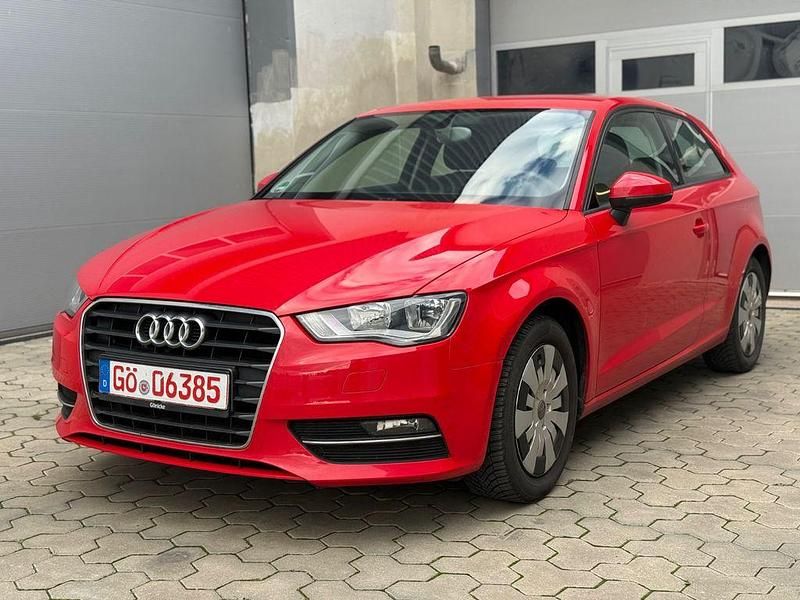 Rot Gebraucht 2012 Audi A3 Attraction Limousine | 5.900 € - Bild 1/4