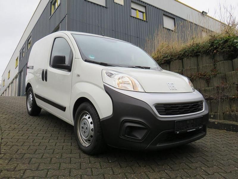 Gebraucht Fiat Fiorino 80 PS (58 kW) 2023 Weiß Van / Kleinbus